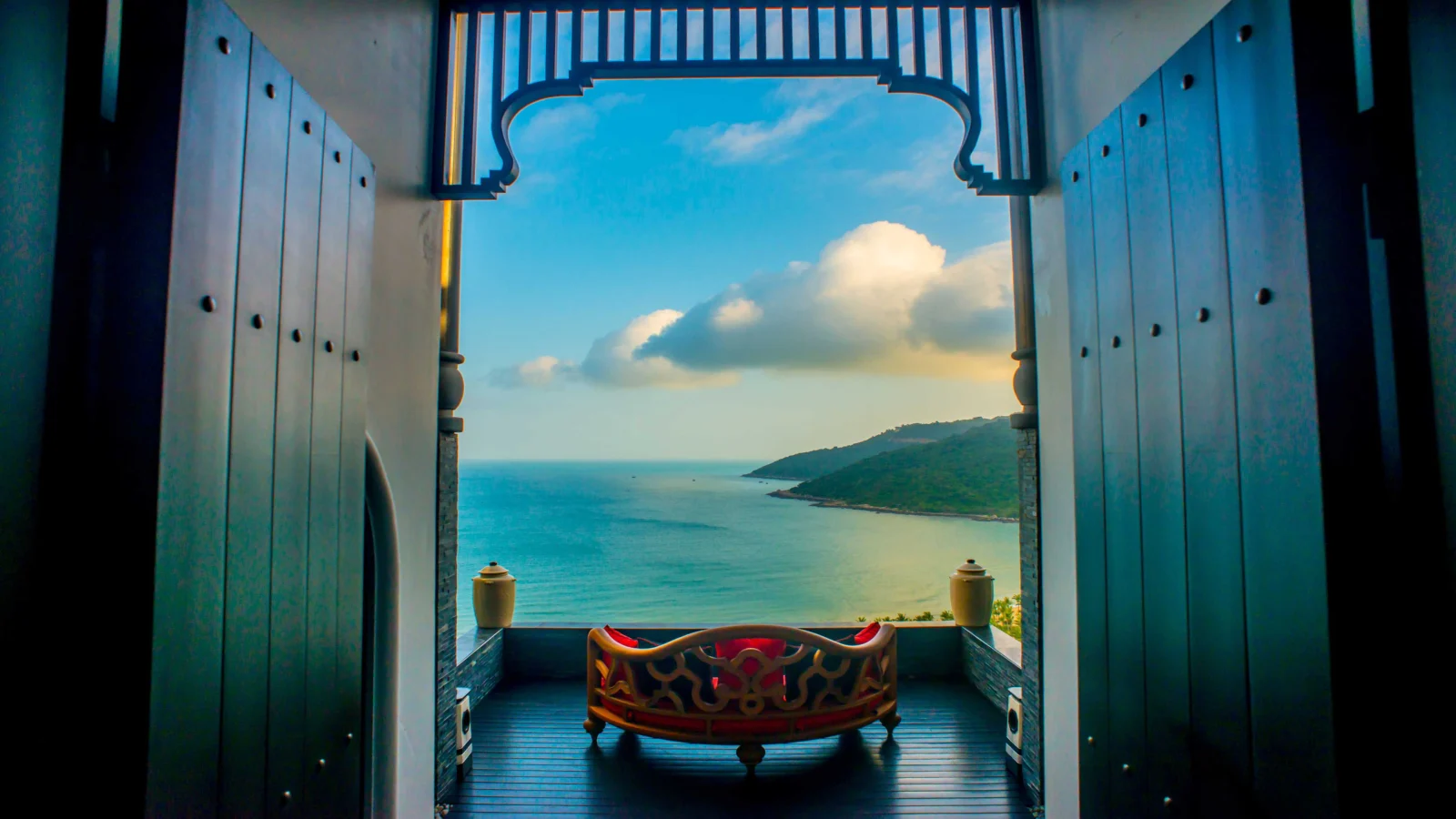 InterContinental Danang Sun Peninsula Resort by IHG: Viewing deck